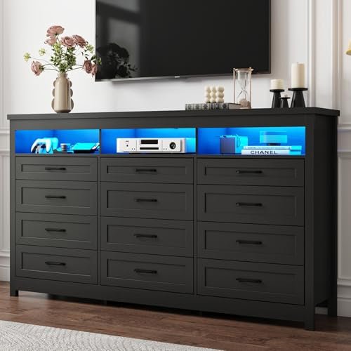 Hlivelood Farmhouse 12 Drawer Dresser